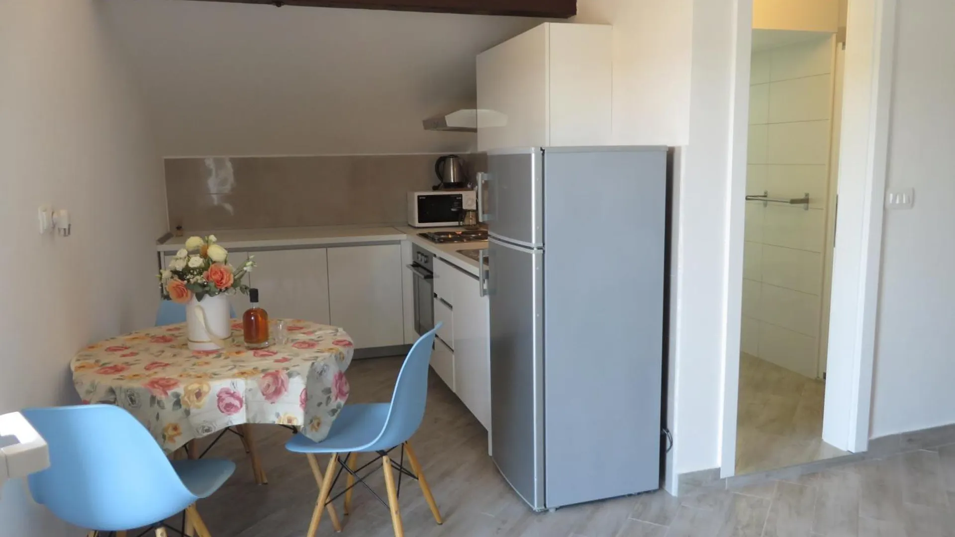 Apartments Tonka Pakoštane