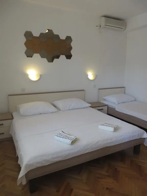 Apartments Tonka Pakoštane Kroatien