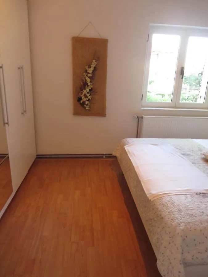 Apartments Tonka Pakostane
