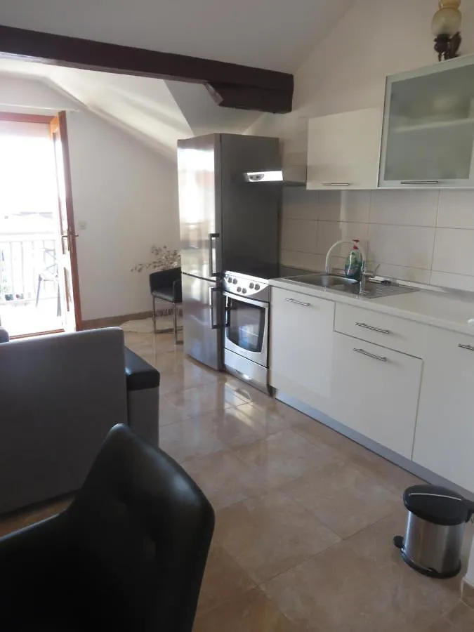 Apartments Tonka Pakostane 0*,  Croatia