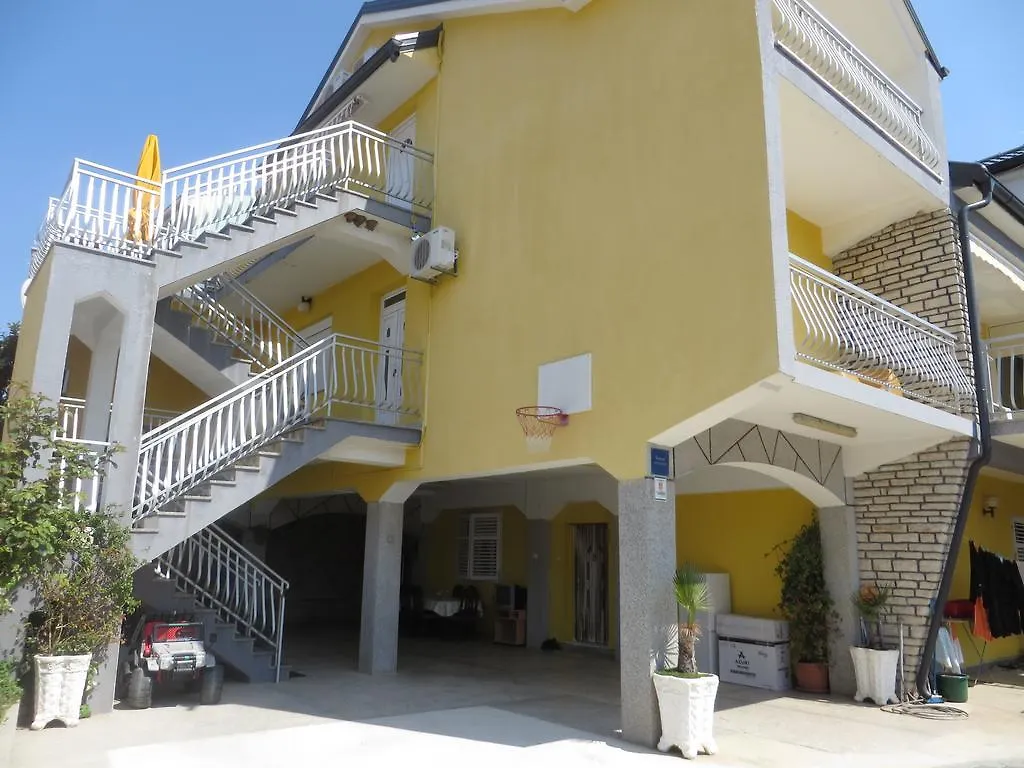 Apartments Tonka Pakostane Croatia